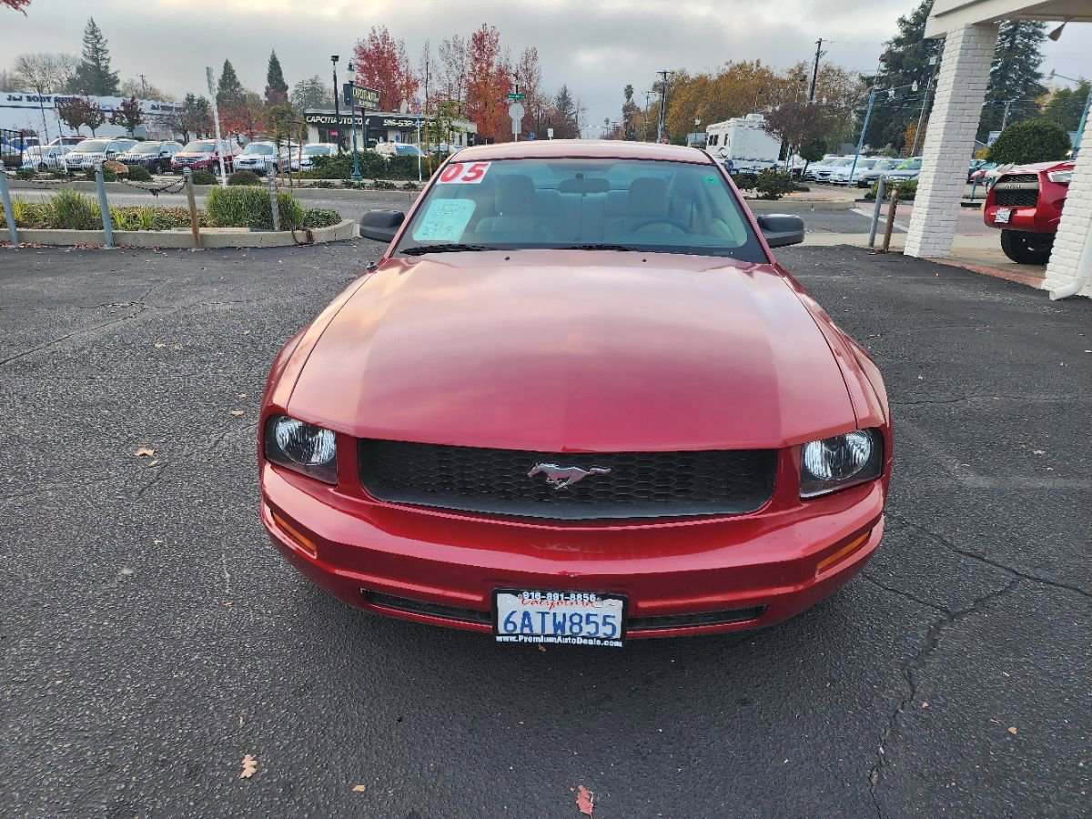 Used 2005 Ford Mustang Deluxe image 8