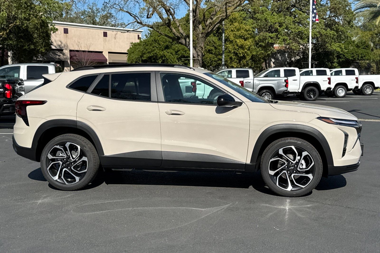 New 2026 Chevrolet Trax RS w/ Driver Confidence Package image 2