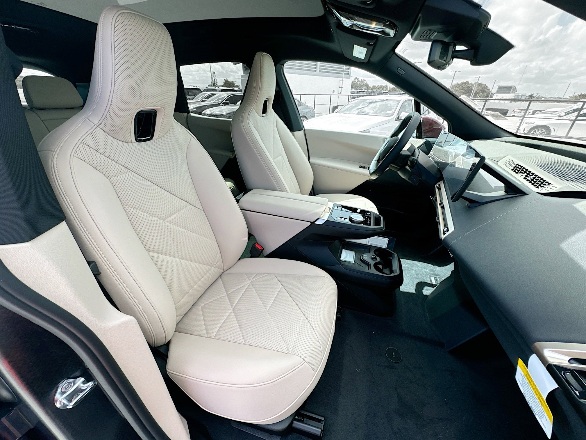 New 2025 BMW iX xDrive50 image 27