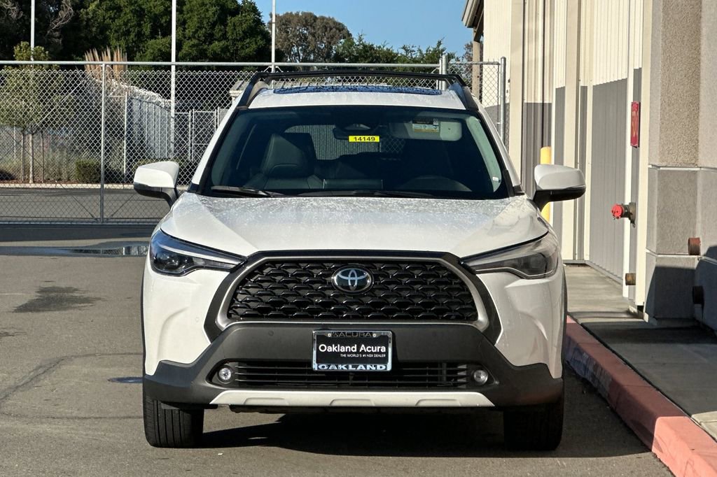 Used 2023 Toyota Corolla Cross XLE w/ Convenience Package image 9