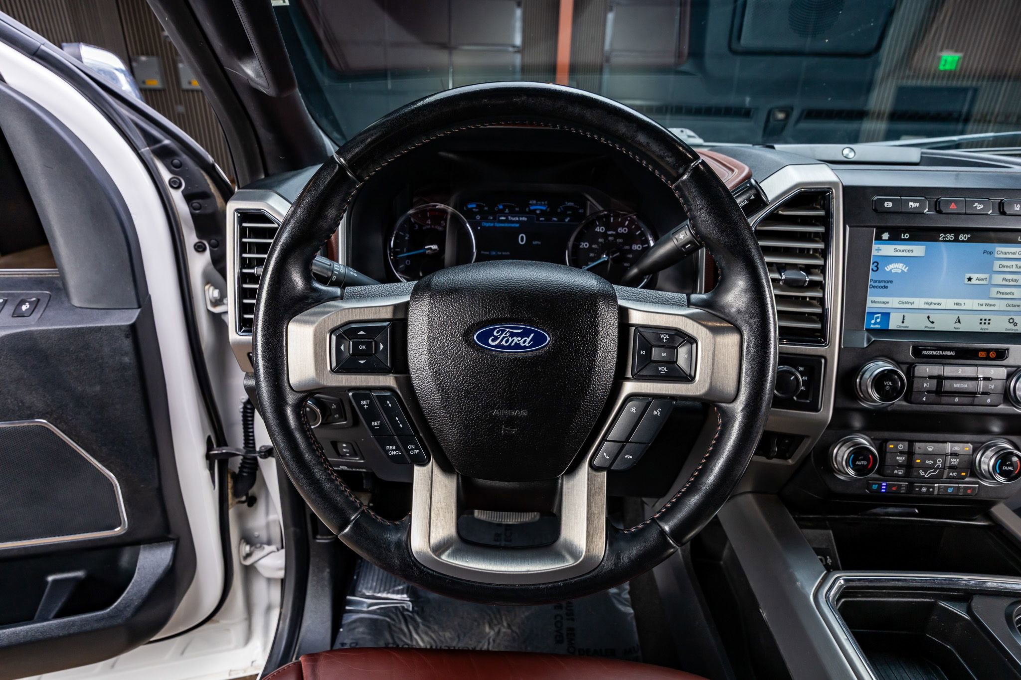 Used 2019 Ford F250 Platinum w/ Platinum Ultimate Package AWD/4WD image 19