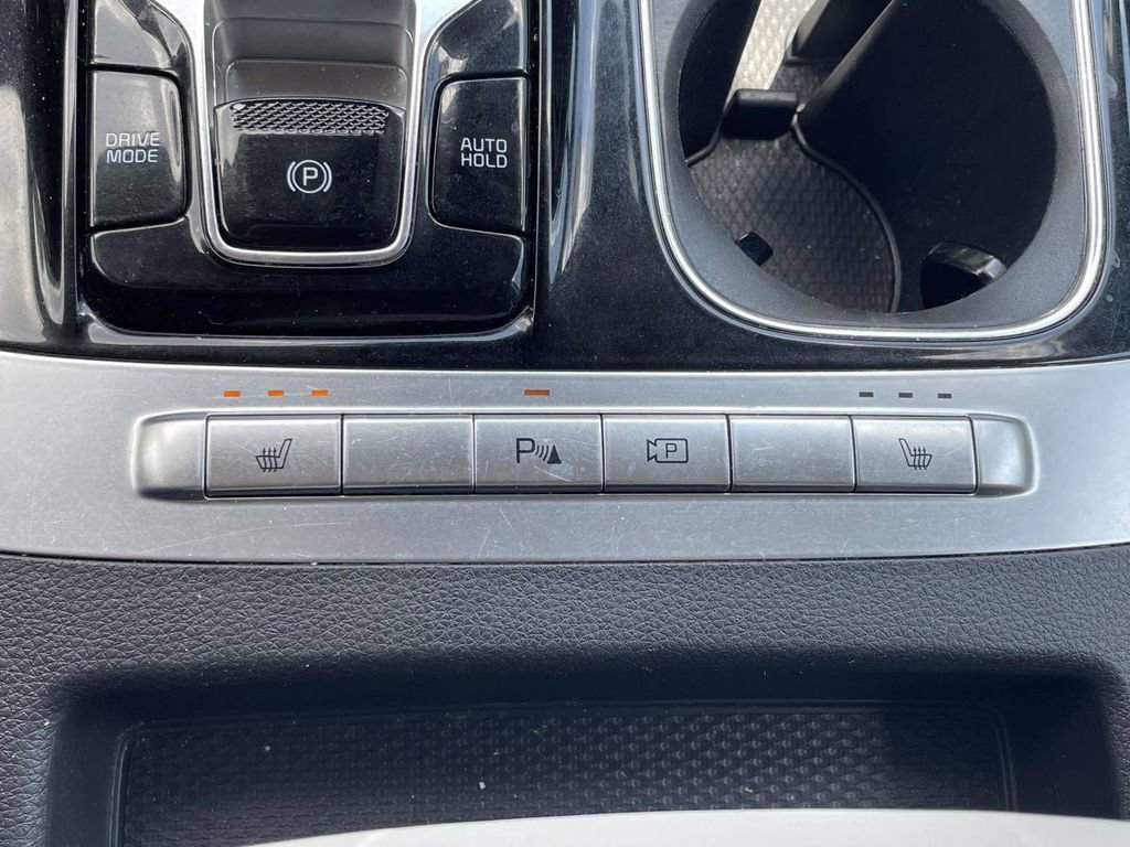 Used 2024 Kia Carnival EX FWD image 42