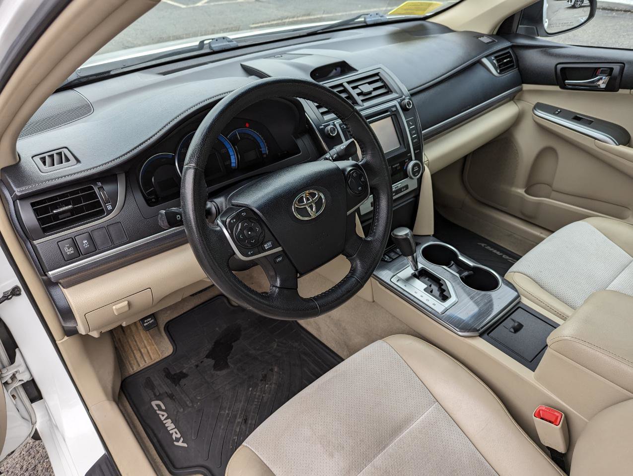 Used 2013 Toyota Camry XLE w/ Leather Pkg FWD image 12