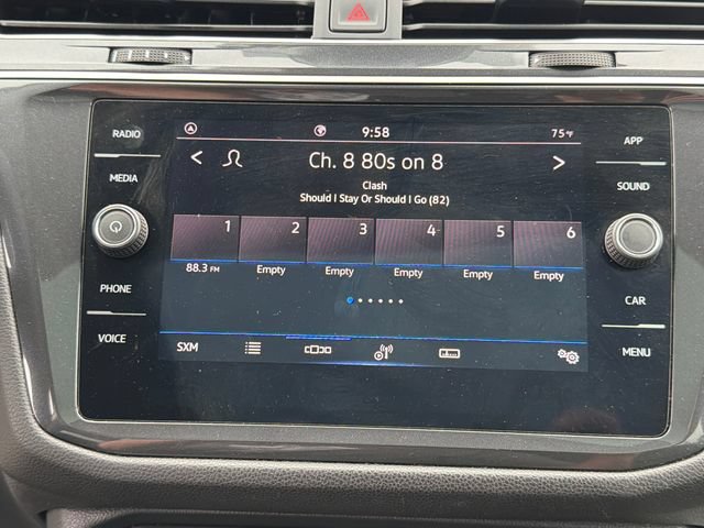 Used 2022 Volkswagen Tiguan SE w/ Panoramic Sunroof Package FWD image 29