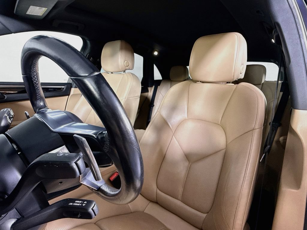 Certified 2019 Porsche Macan S AWD/4WD image 5