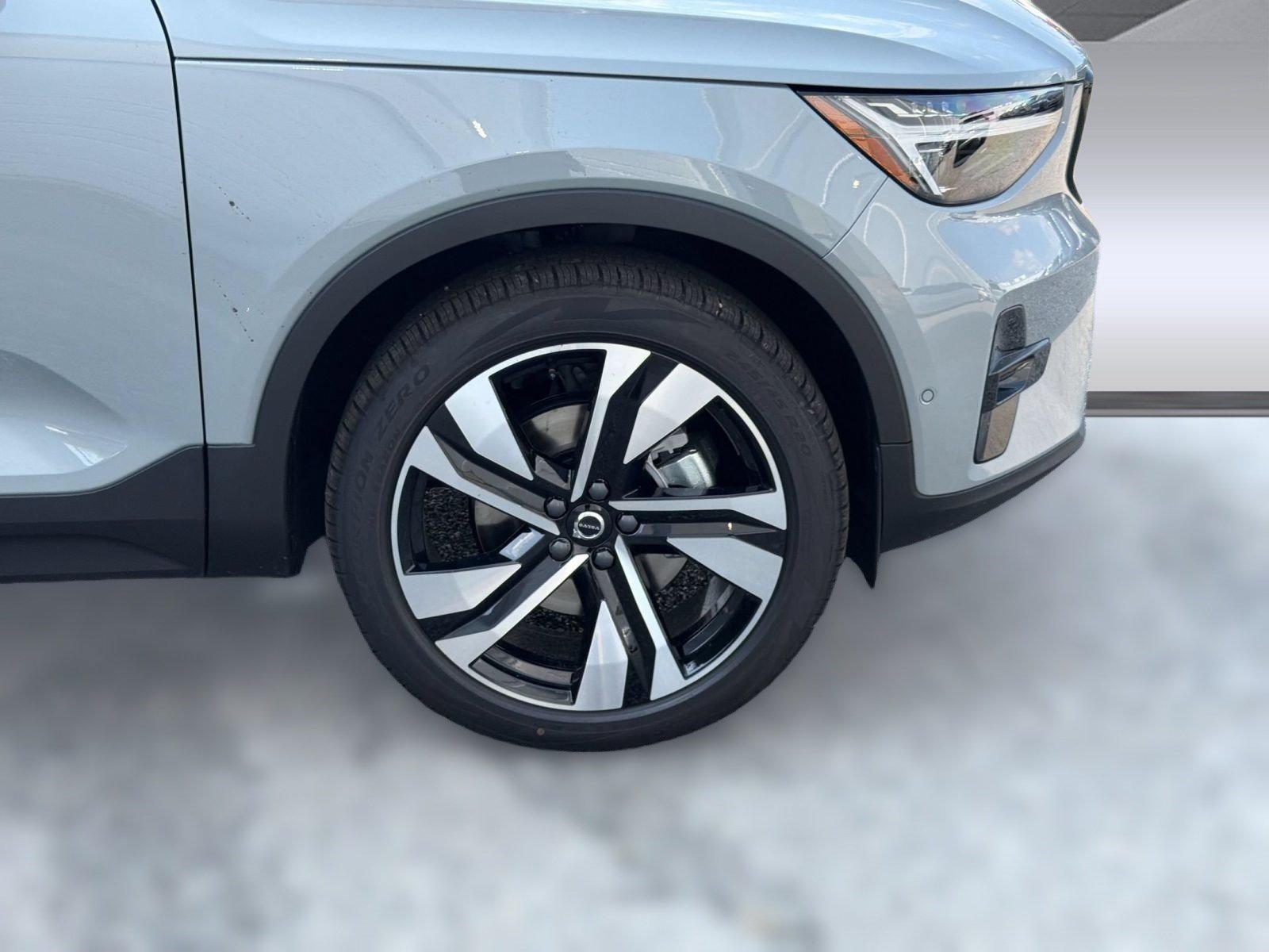 New 2026 Volvo XC40 B5 Ultra w/ Protection Package Premier AWD/4WD image 11