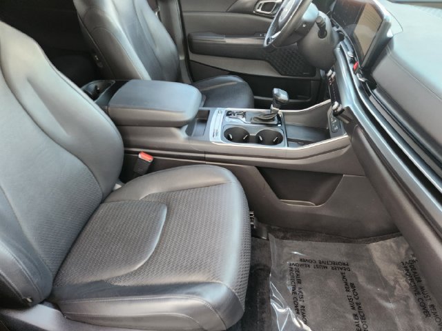 Used 2025 Kia Carnival SX Prestige FWD image 19