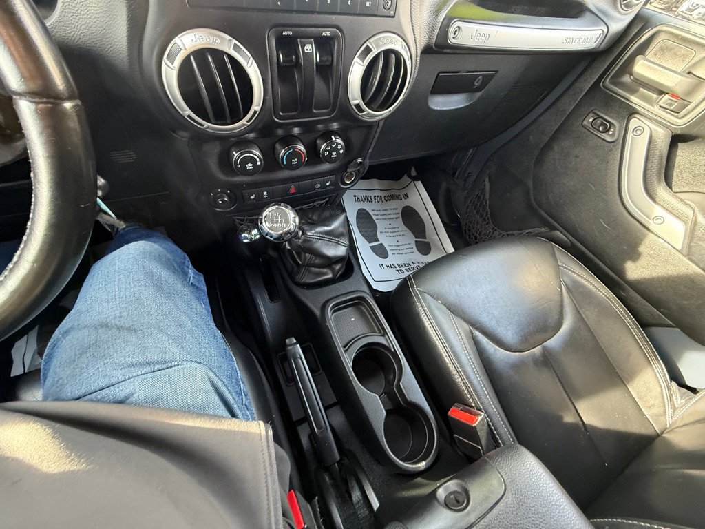 Used 2017 Jeep Wrangler Sahara image 11