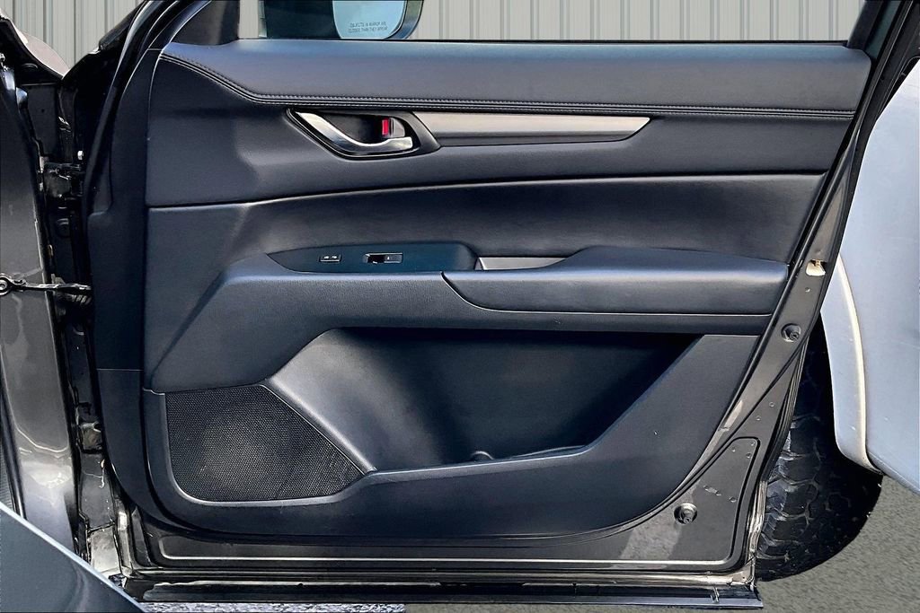 Used 2018 MAZDA CX-5 Touring image 18