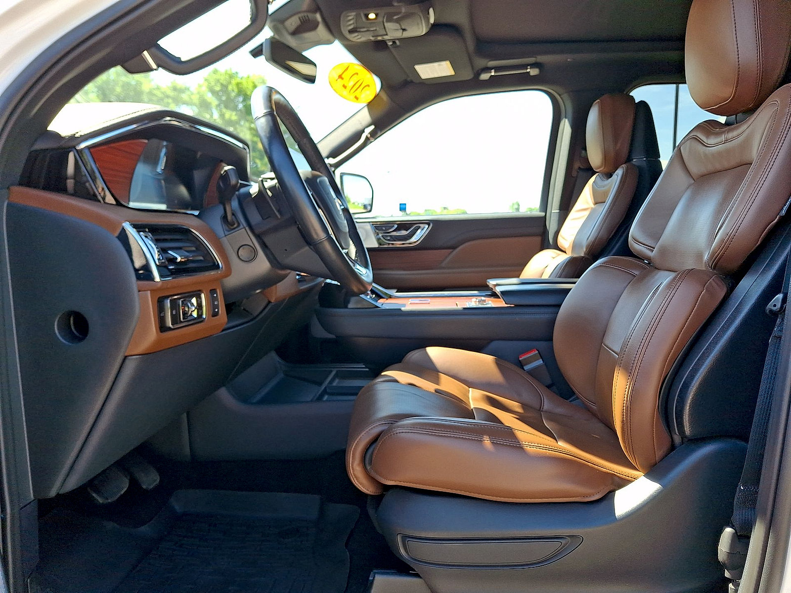 Used 2024 Lincoln Navigator L Reserve AWD/4WD image 11