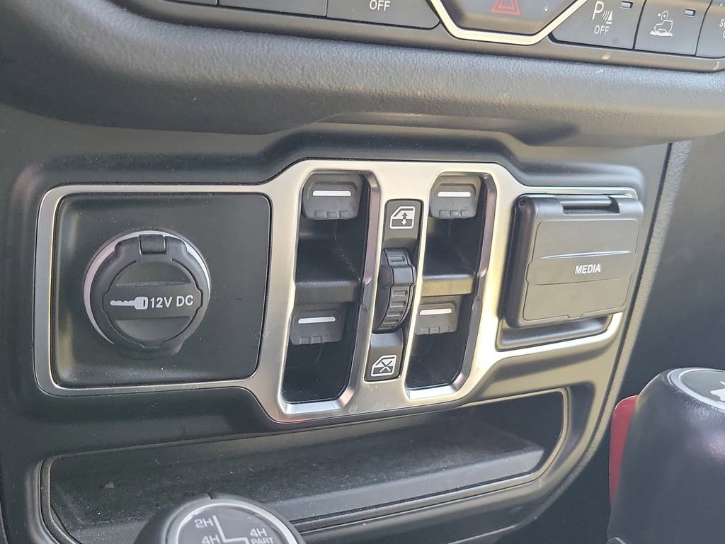 Used 2024 Jeep Wrangler High Altitude image 30