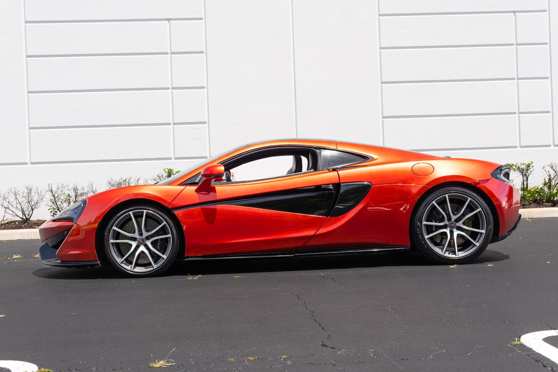 Used 2018 McLaren 570S RWD image 23