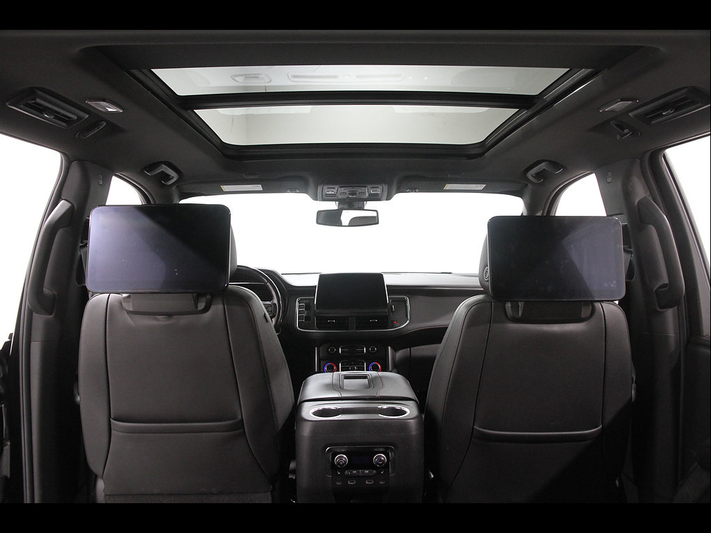 Used 2022 Chevrolet Suburban RST w/ Luxury Package AWD/4WD image 21