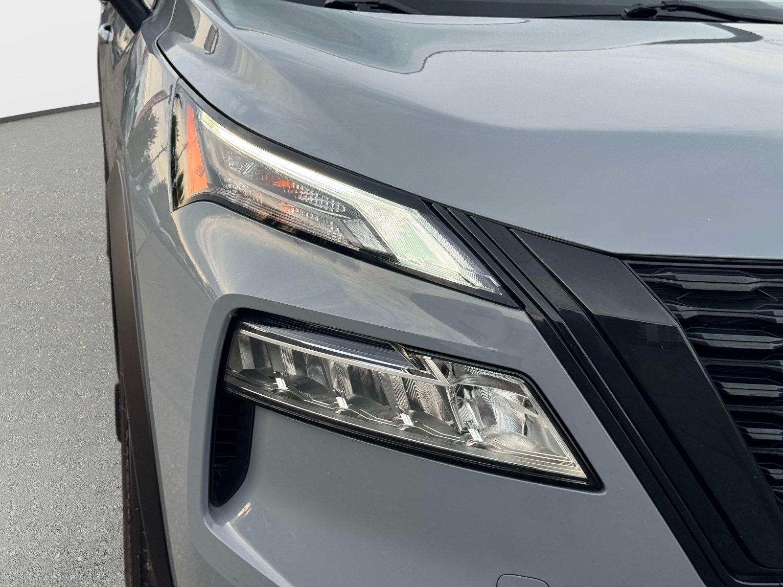 Used 2023 Nissan Rogue SV w/ SV Premium B Package AWD/4WD image 7