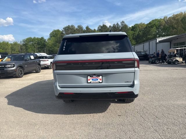 Used 2025 Lincoln Navigator Reserve image 22