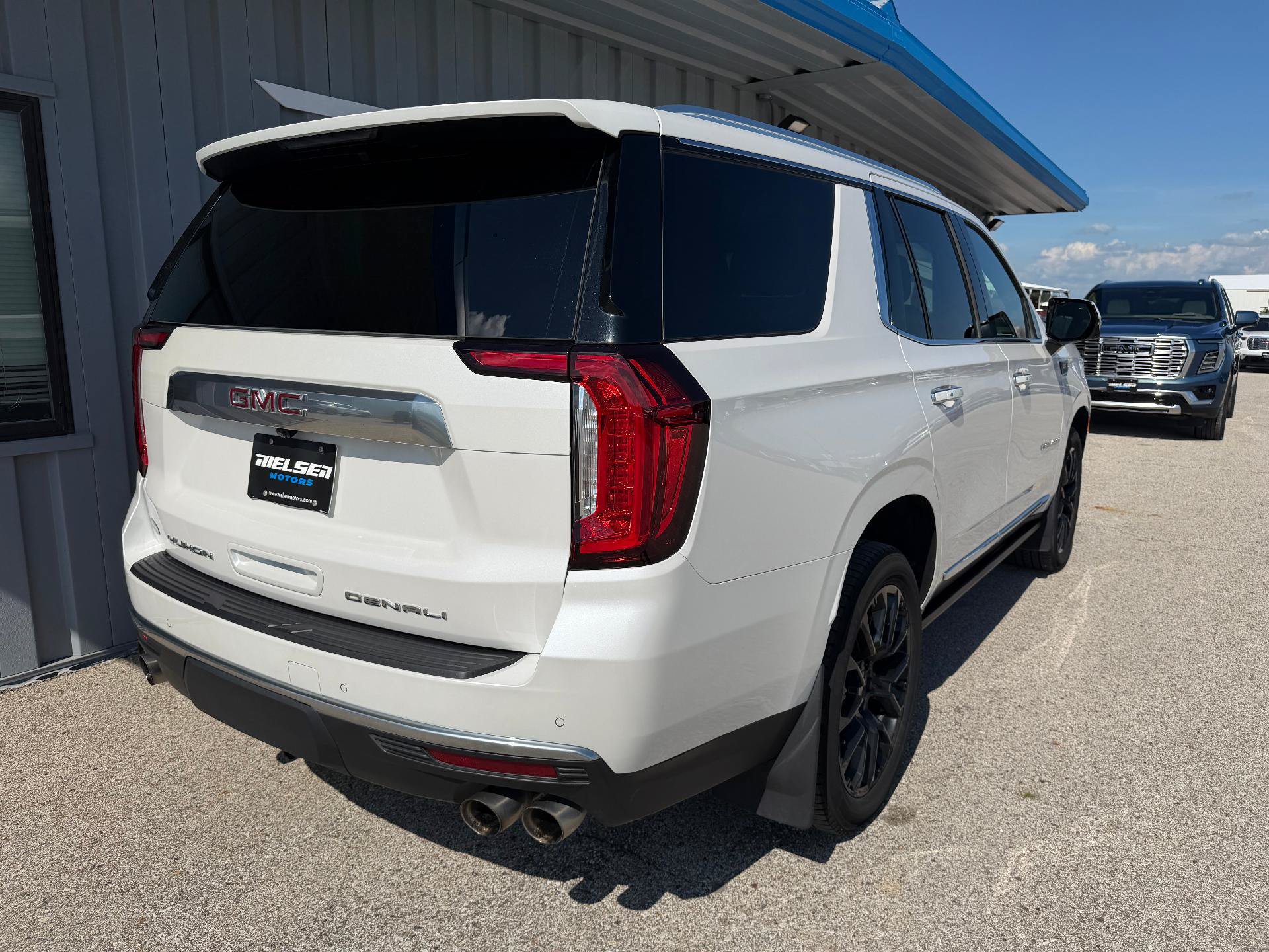 Used 2022 GMC Yukon Denali AWD/4WD image 6