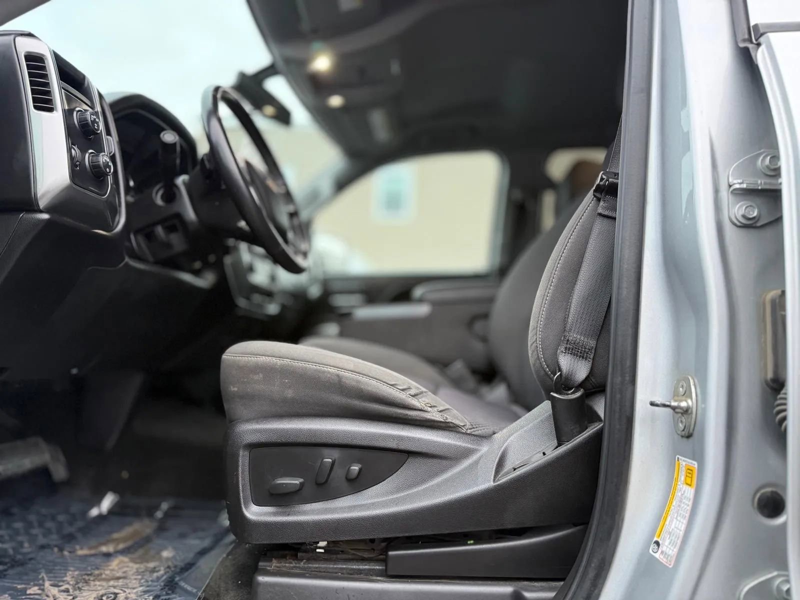 Used 2018 Chevrolet Silverado 1500 LT image 18