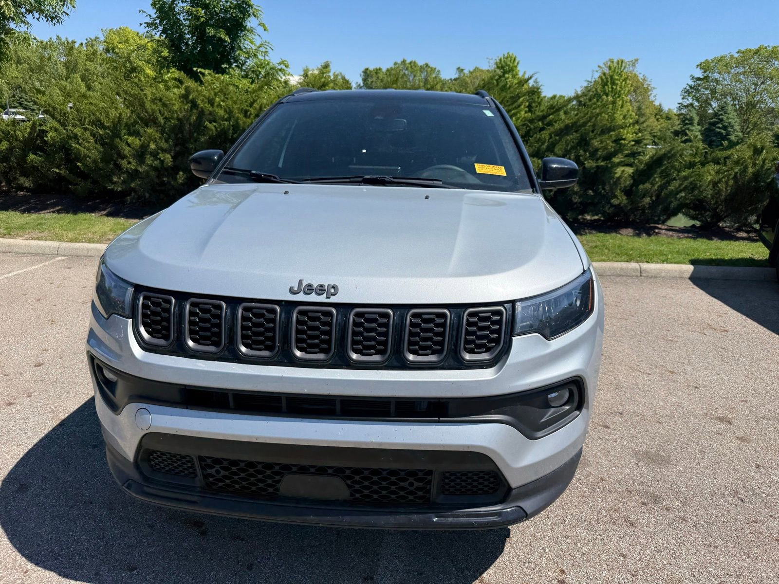 Used 2024 Jeep Compass Latitude w/ Convenience Group AWD/4WD image 2