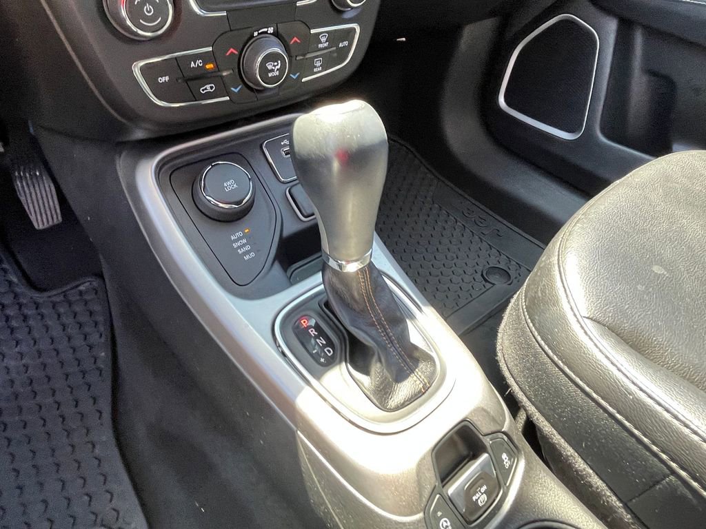 Used 2018 Jeep Compass Latitude w/ Popular Equipment Group AWD/4WD image 23