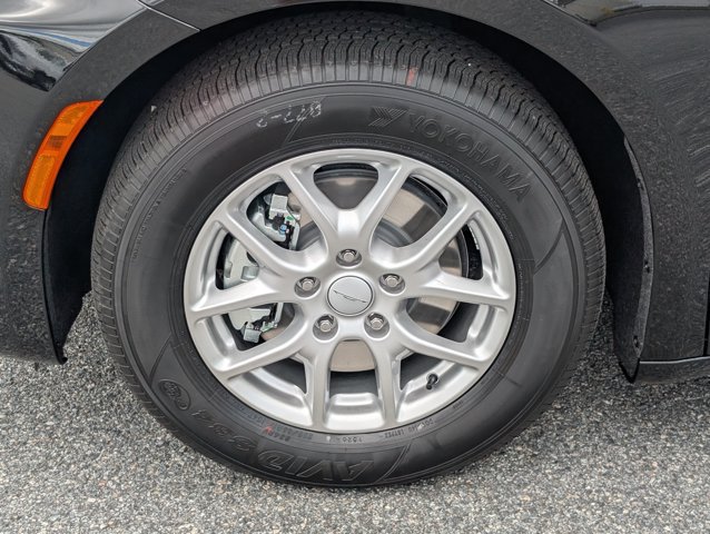 New 2027 Chrysler Pacifica Select FWD image 13