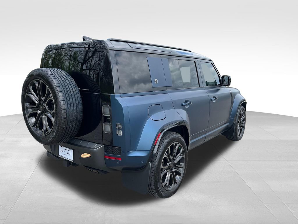 Used 2026 Land Rover Defender 110 image 5