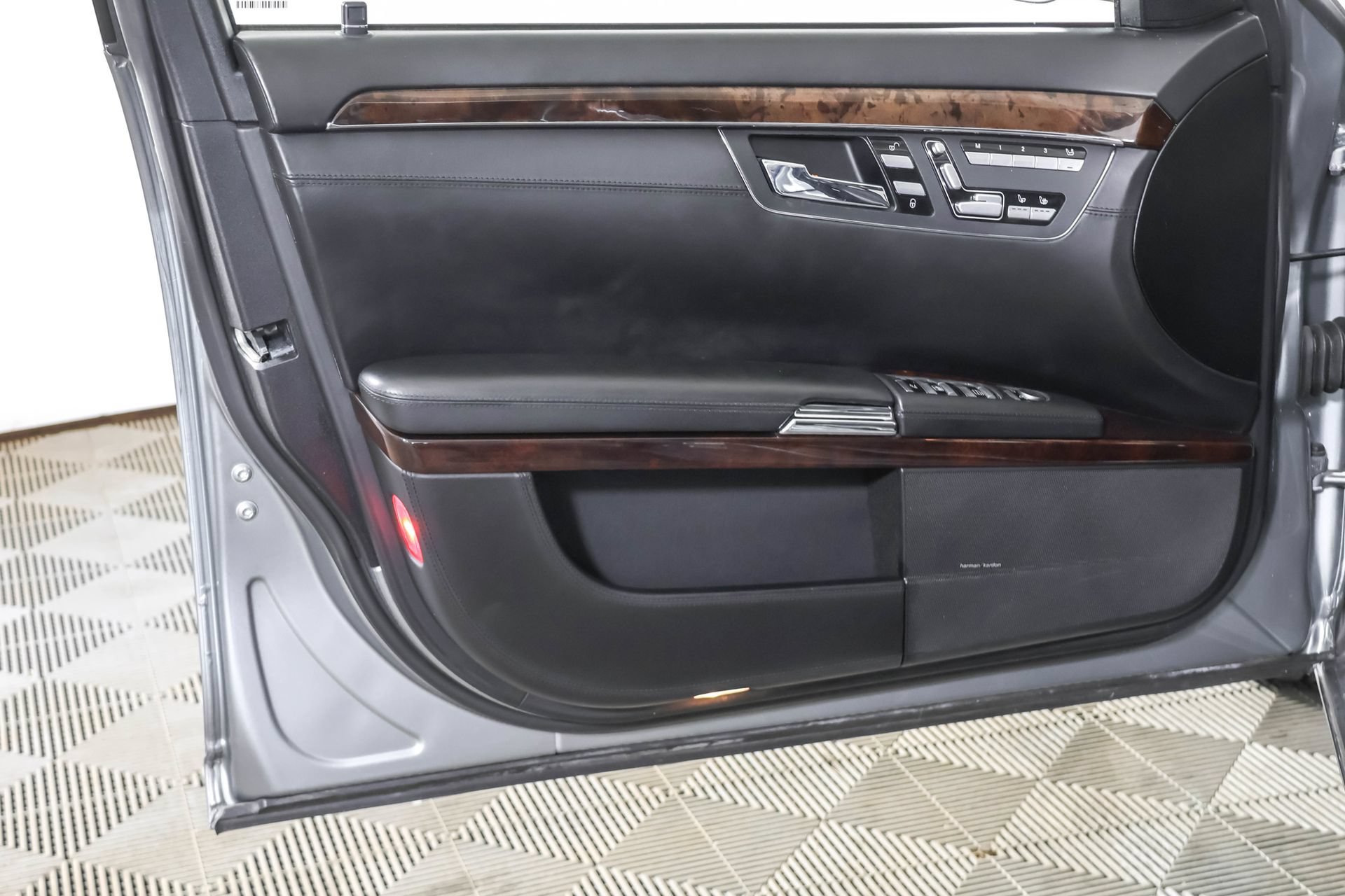 Used 2007 Mercedes-Benz S 600 image 35