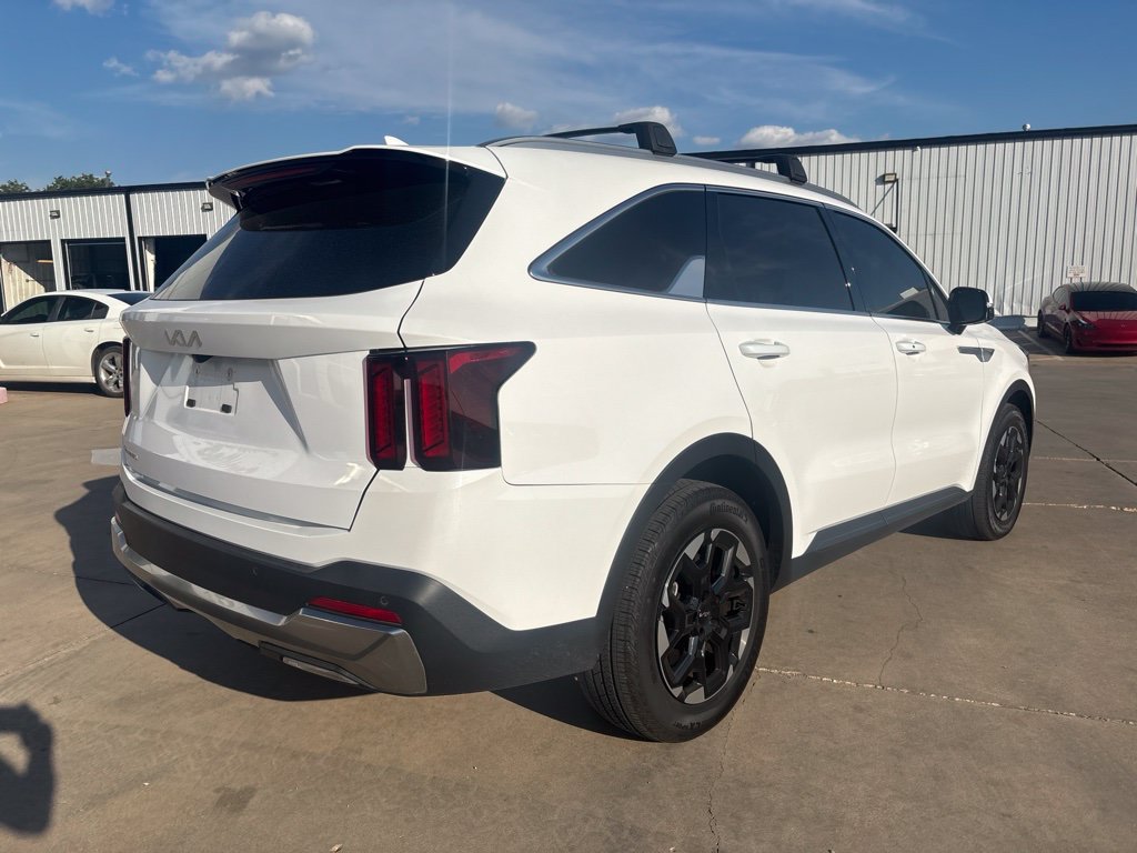 Used 2025 Kia Sorento S w/ Panoramic Sunroof Package FWD image 6