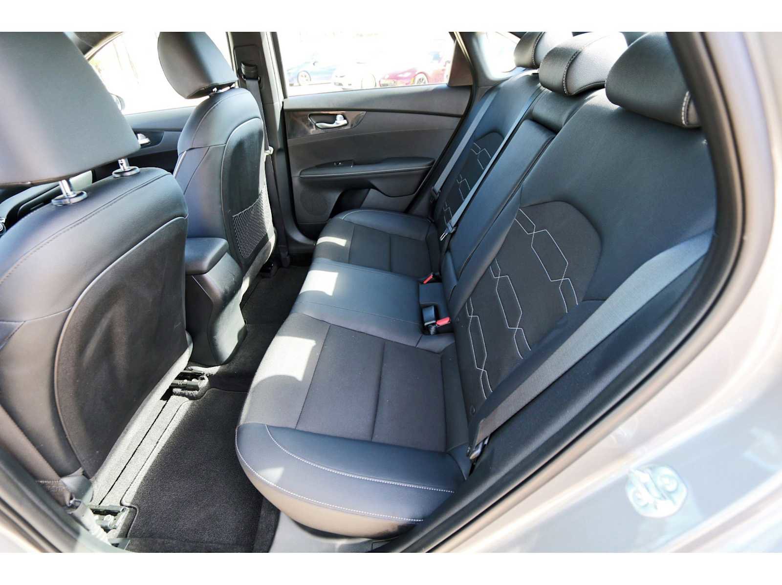 Used 2024 Kia Forte GT-Line w/ GT-Line Premium Package image 12