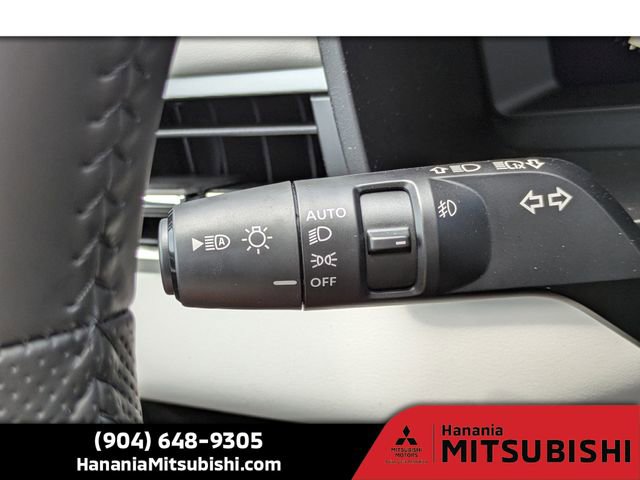 New 2025 Mitsubishi Outlander SE image 28