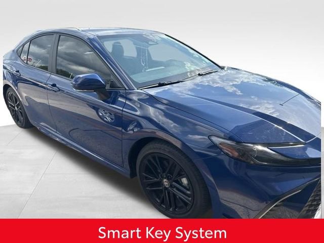 Used 2025 Toyota Camry SE w/ Convenience Package image 10