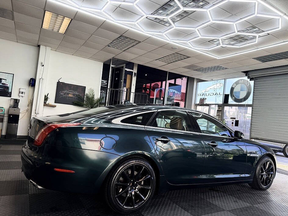 Used 2013 Jaguar XJ AWD image 16