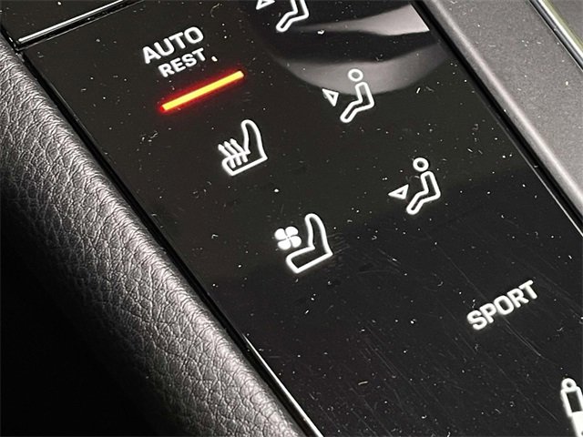 Used 2025 Porsche Macan image 33