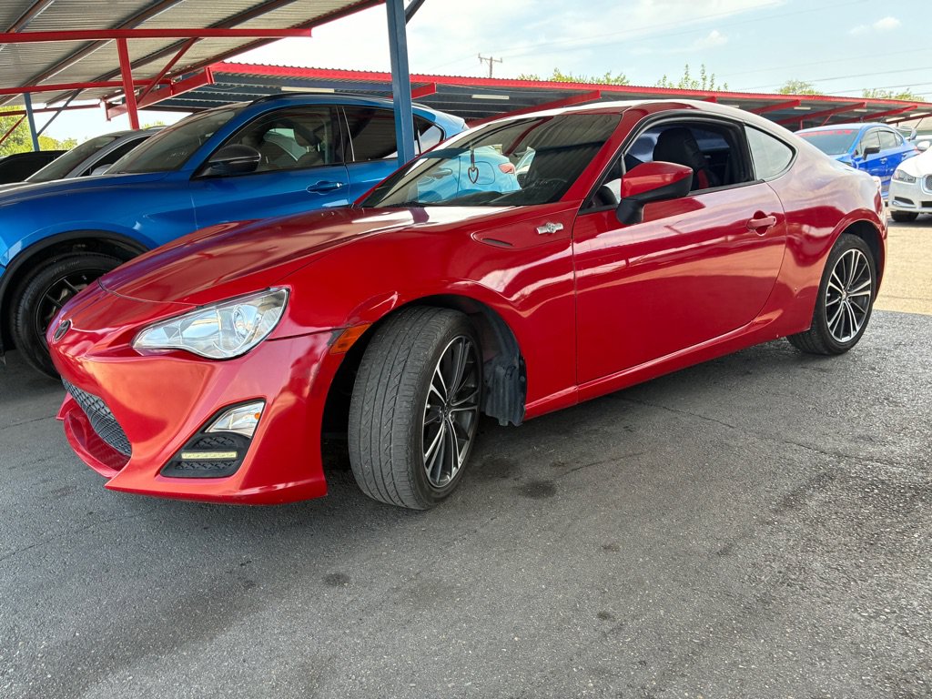 Used 2013 Scion FR-S RWD image 2