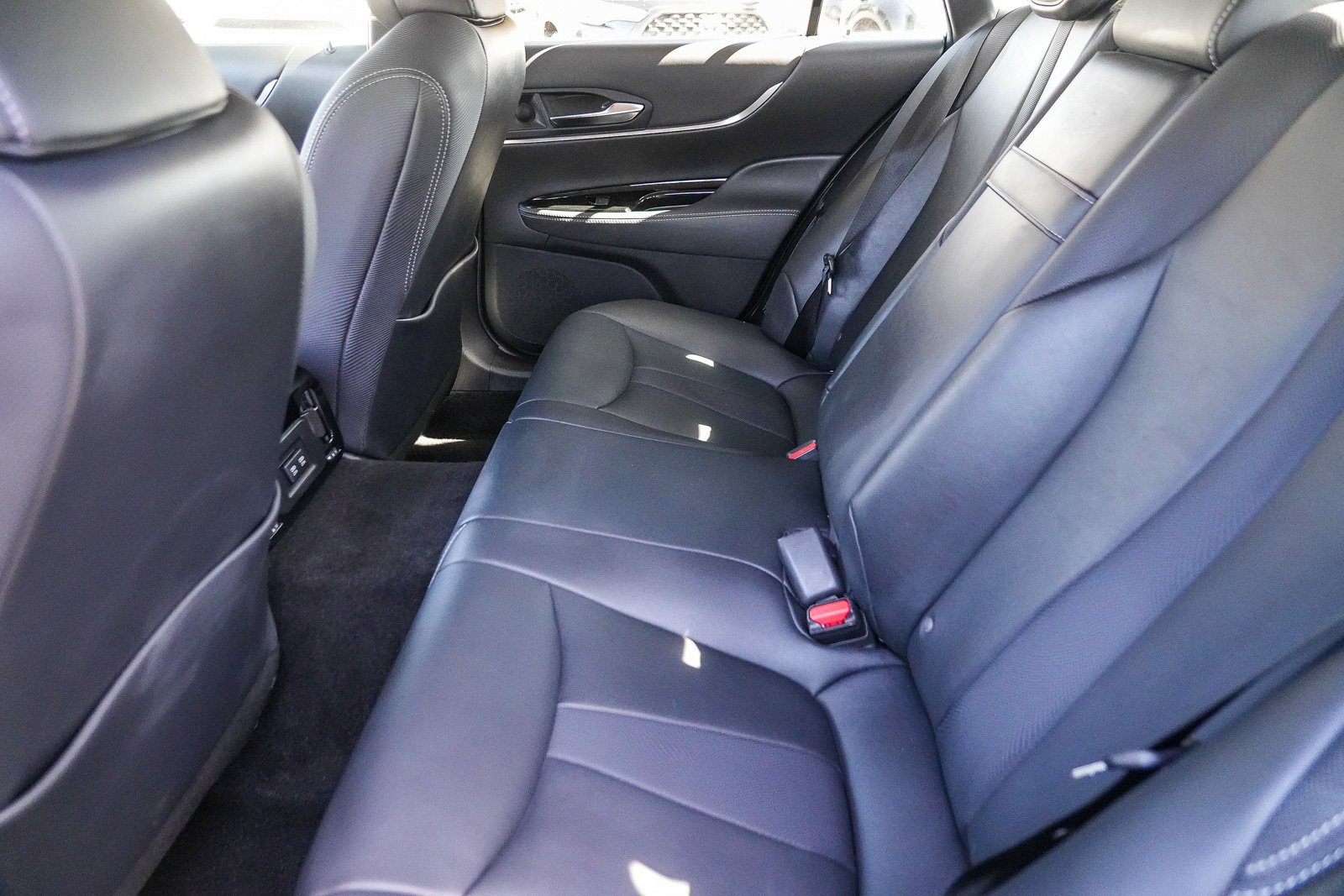 Certified 2022 Toyota Mirai w/ Advanced Technology Package RWD image 18