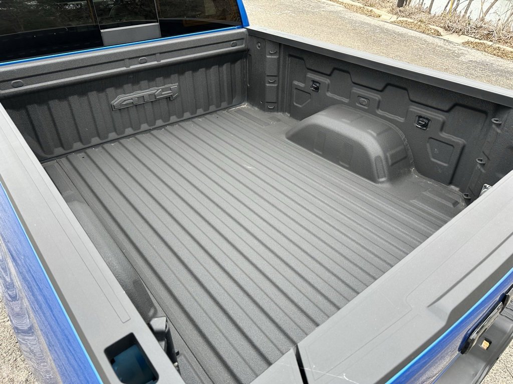 Used 2022 GMC Sierra 1500 AT4 w/ AT4 Premium Package image 8