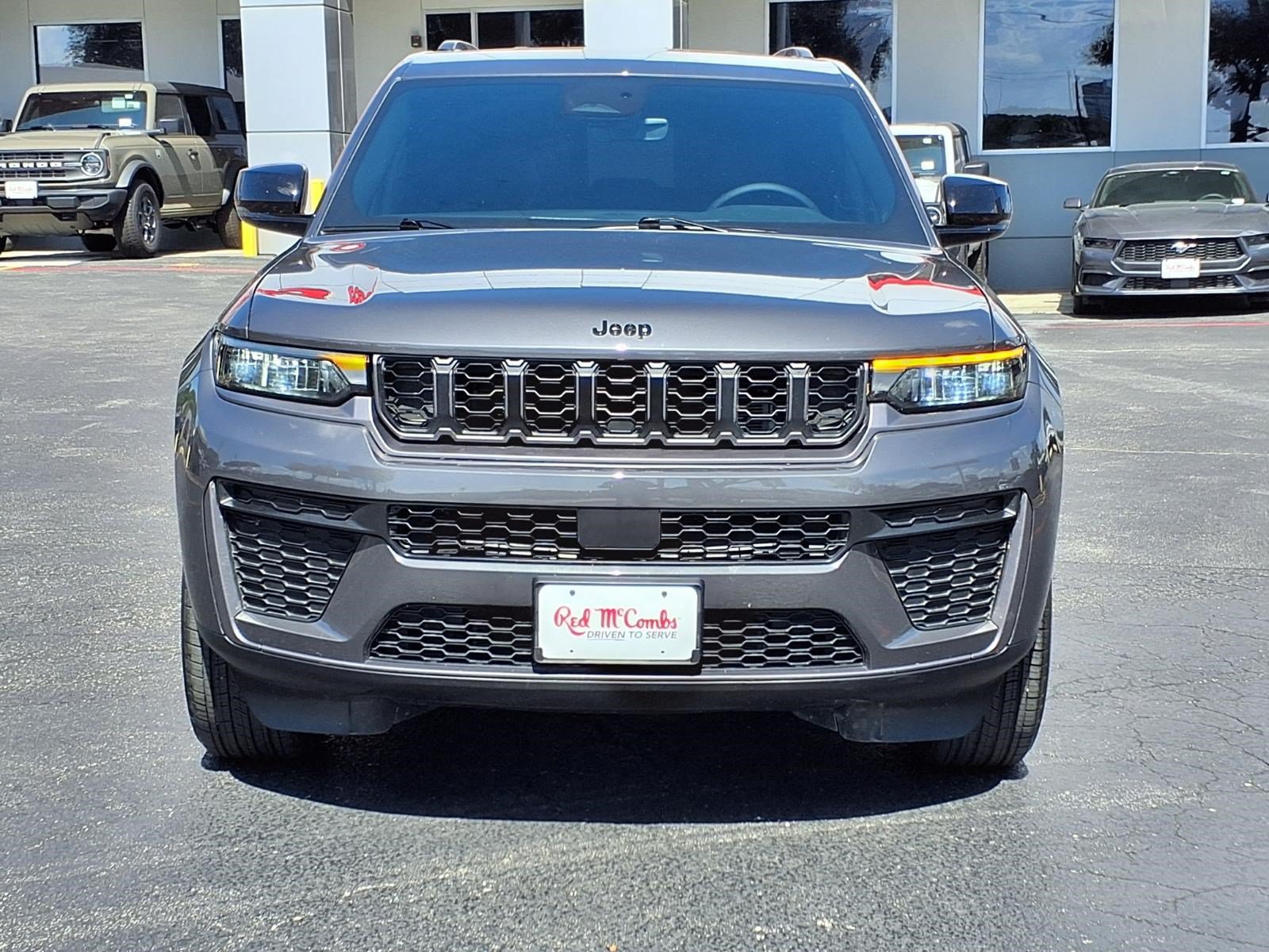 Used 2026 Jeep Grand Cherokee L 2WD image 2