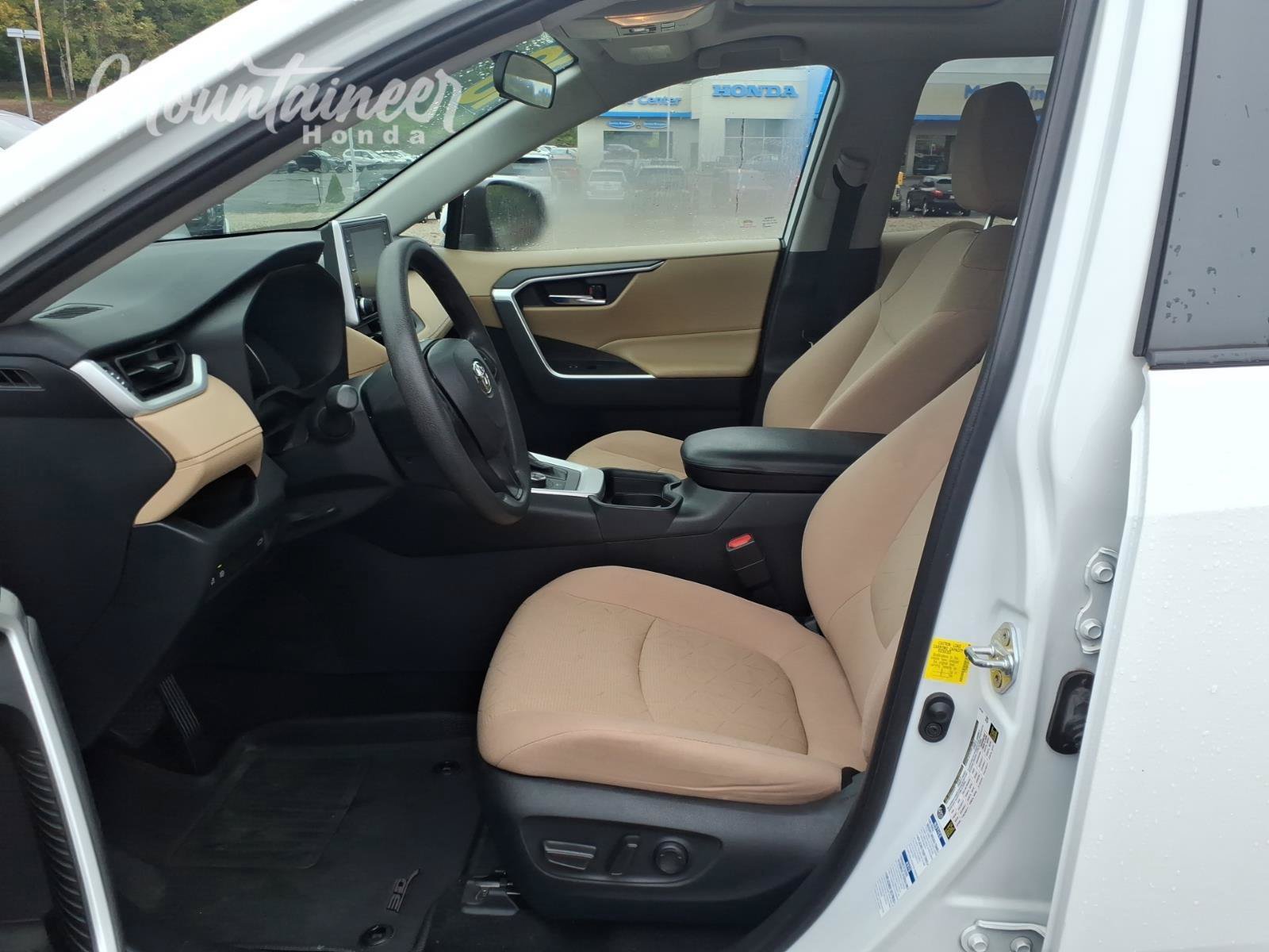 Used 2019 Toyota RAV4 XLE w/ Convenience Package AWD/4WD image 14