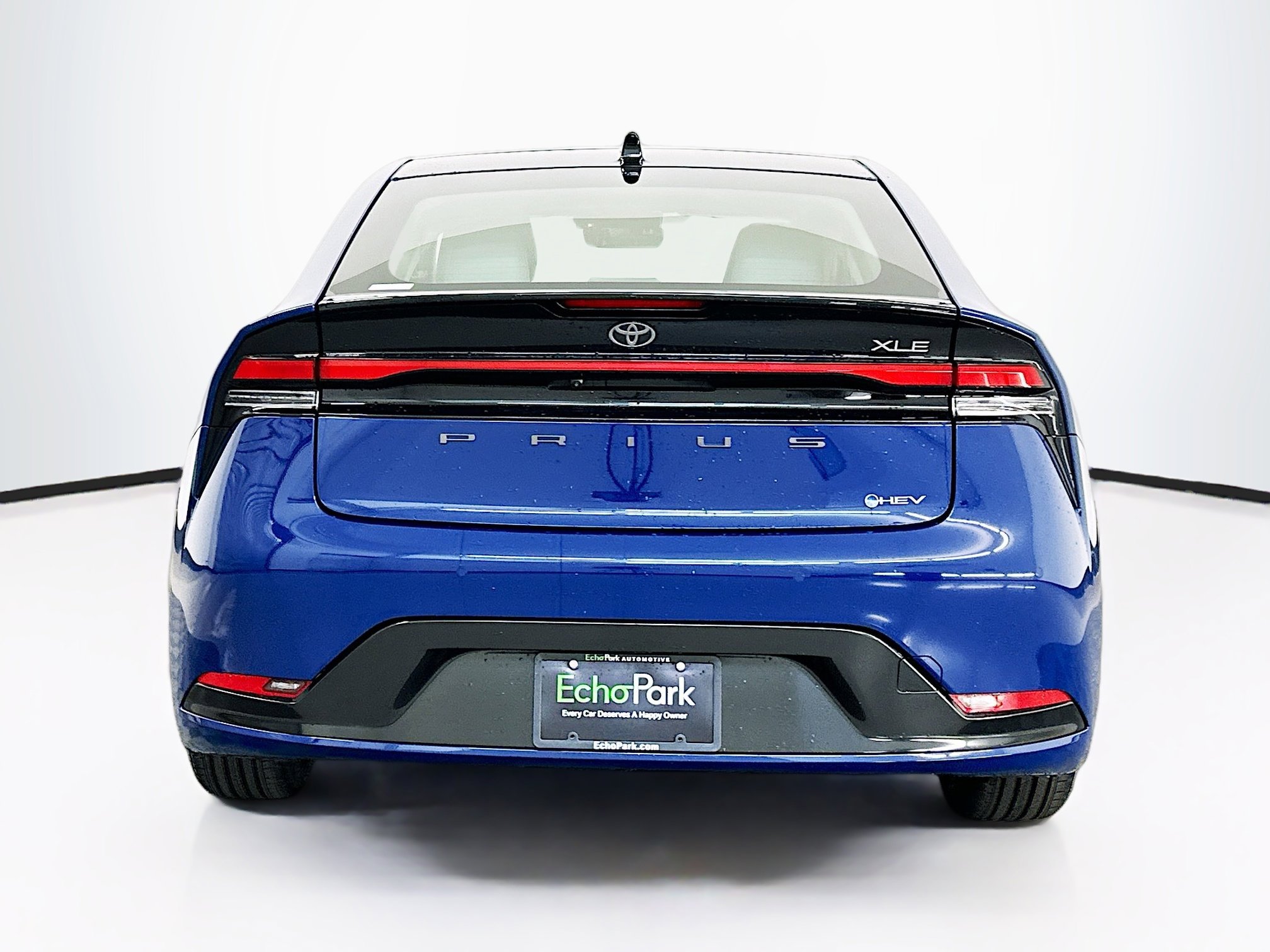 Used 2023 Toyota Prius XLE image 7