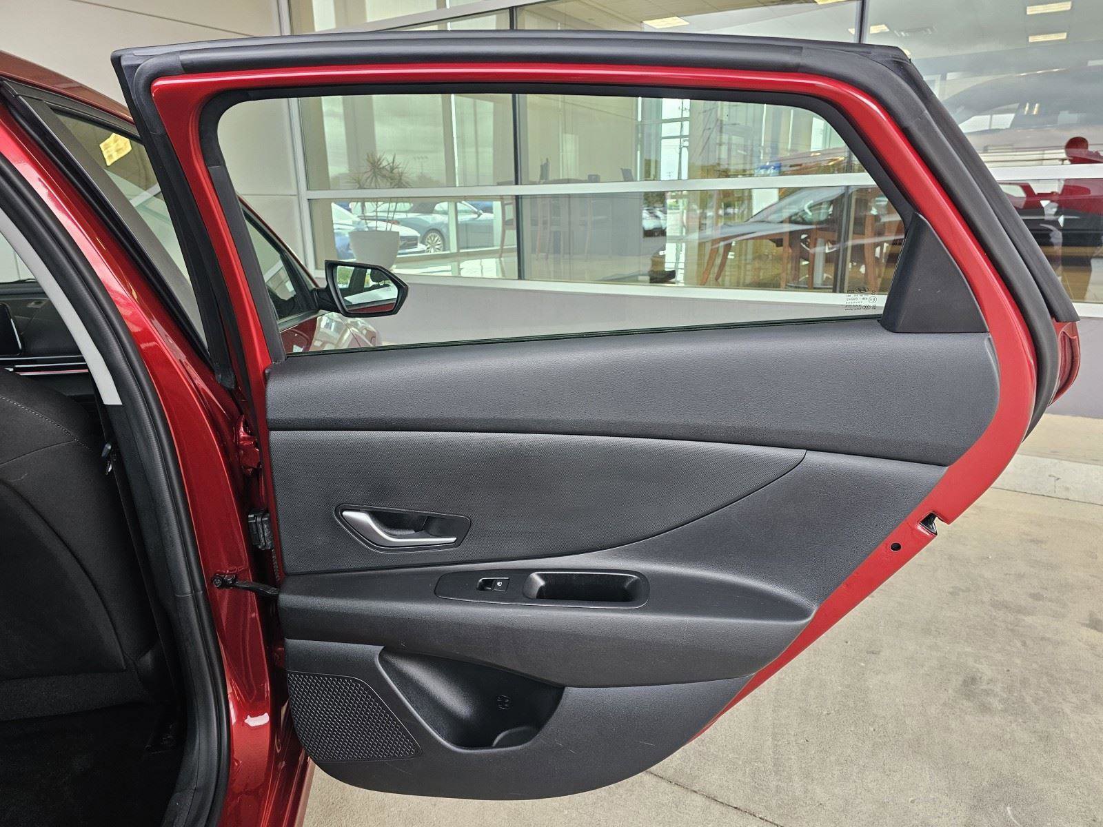 Used 2024 Hyundai Elantra SEL image 23