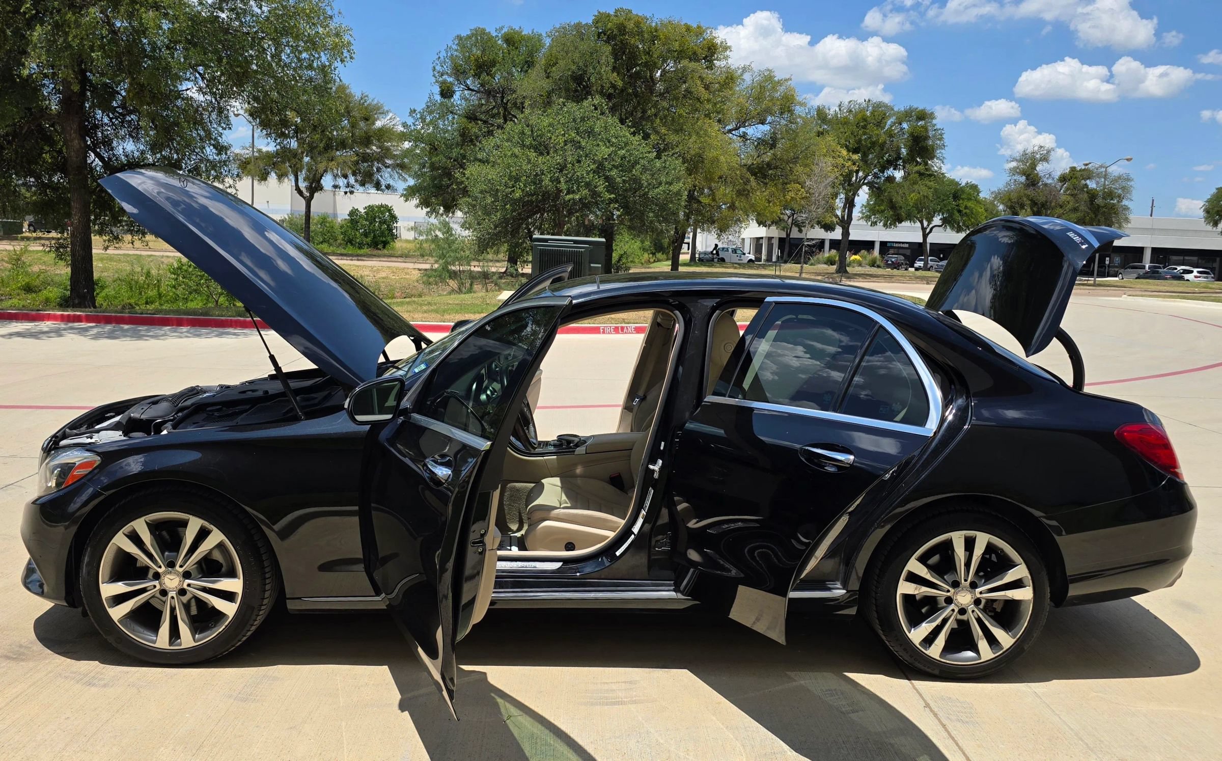 Used 2015 Mercedes-Benz C 300 Sedan image 16