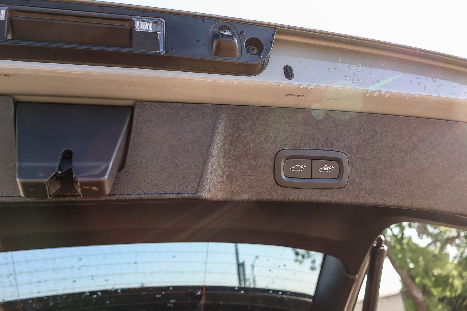 Used 2025 Volvo XC40 B5 Core image 29