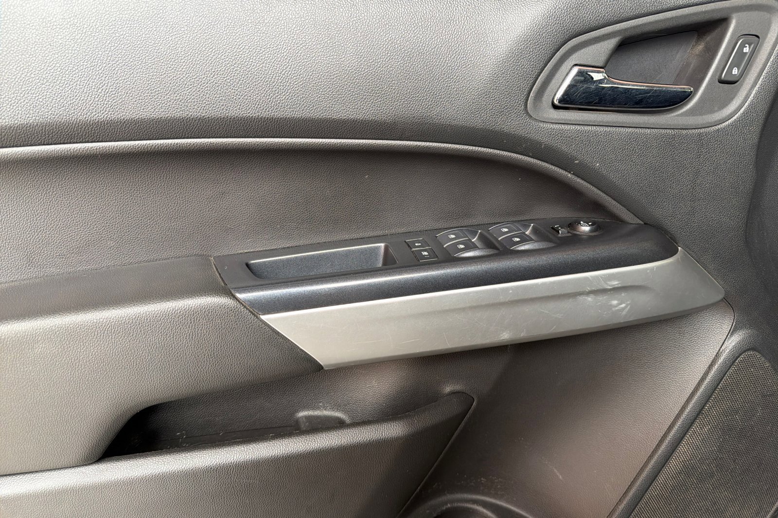 Used 2022 Chevrolet Colorado LT w/ LT Convenience Package image 12