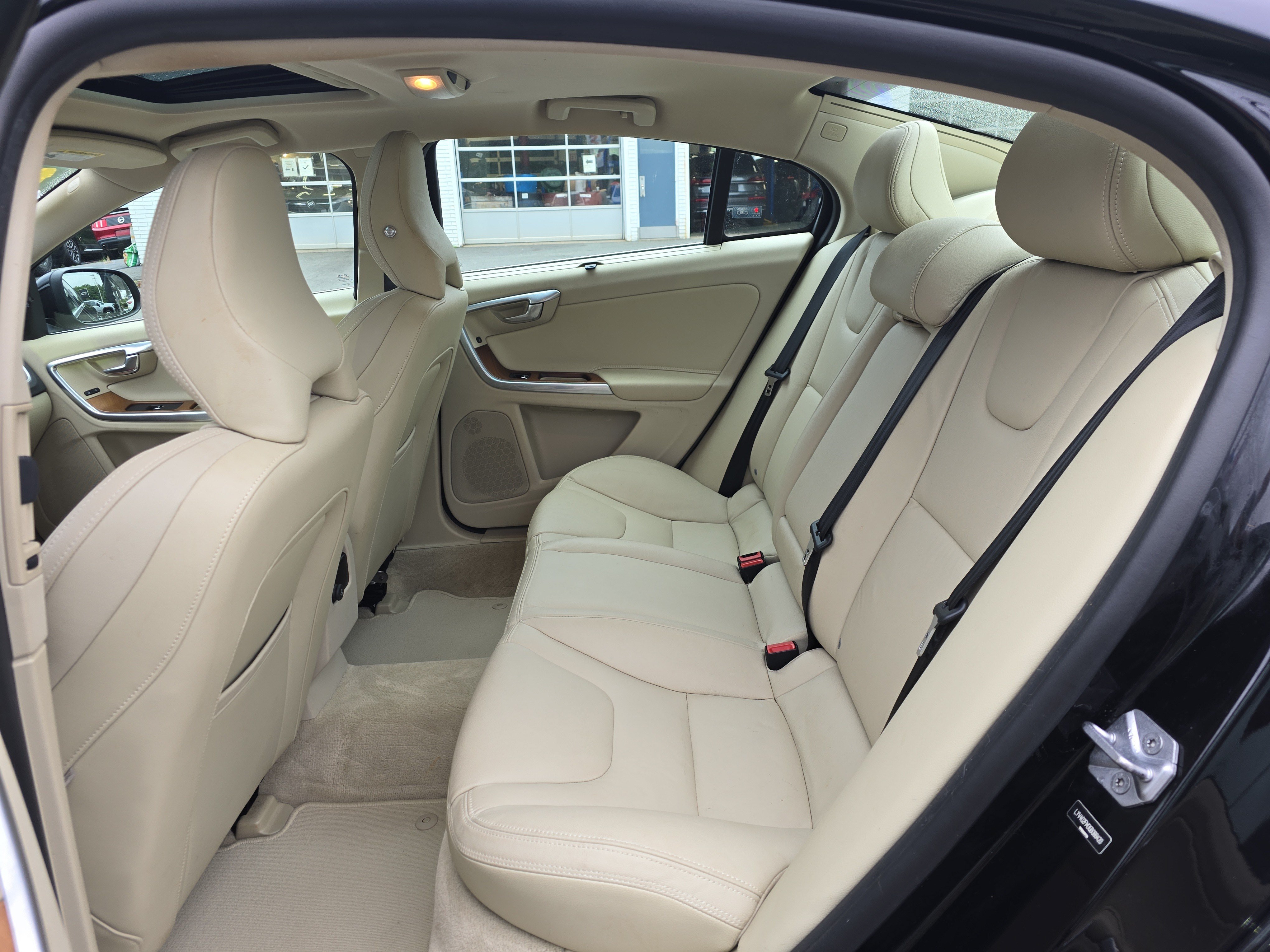 Used 2016 Volvo S60 T5 Inscription Platinum FWD image 12