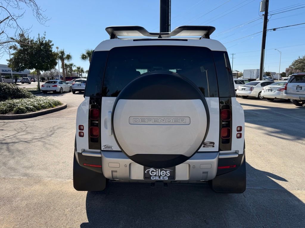 Used 2023 Land Rover Defender 110 S image 4