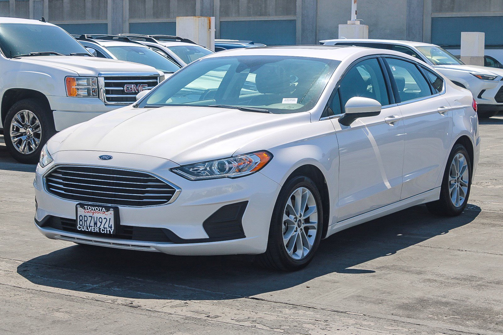 Used 2020 Ford Fusion SE image 3
