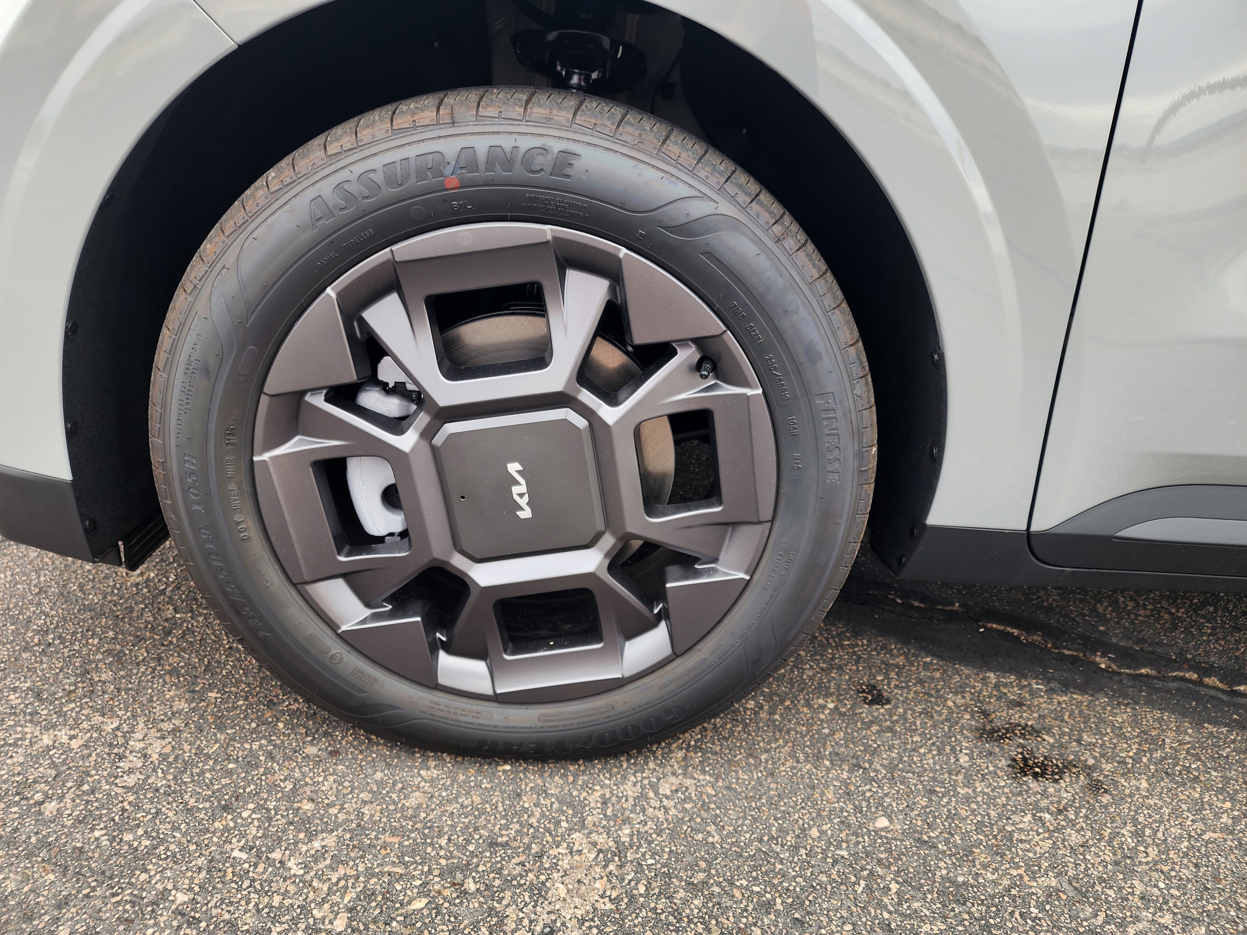 New 2026 Kia Carnival EX image 8