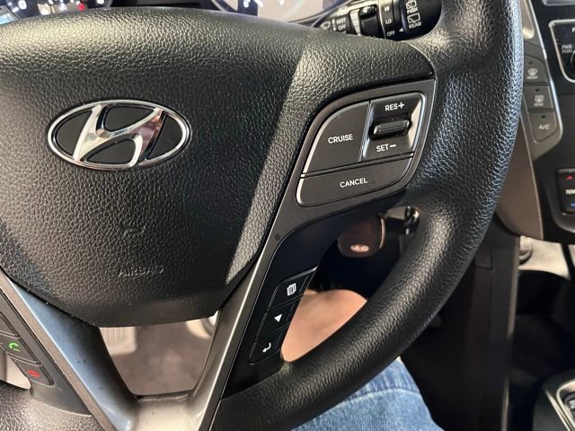 Used 2017 Hyundai Santa Fe SE image 25