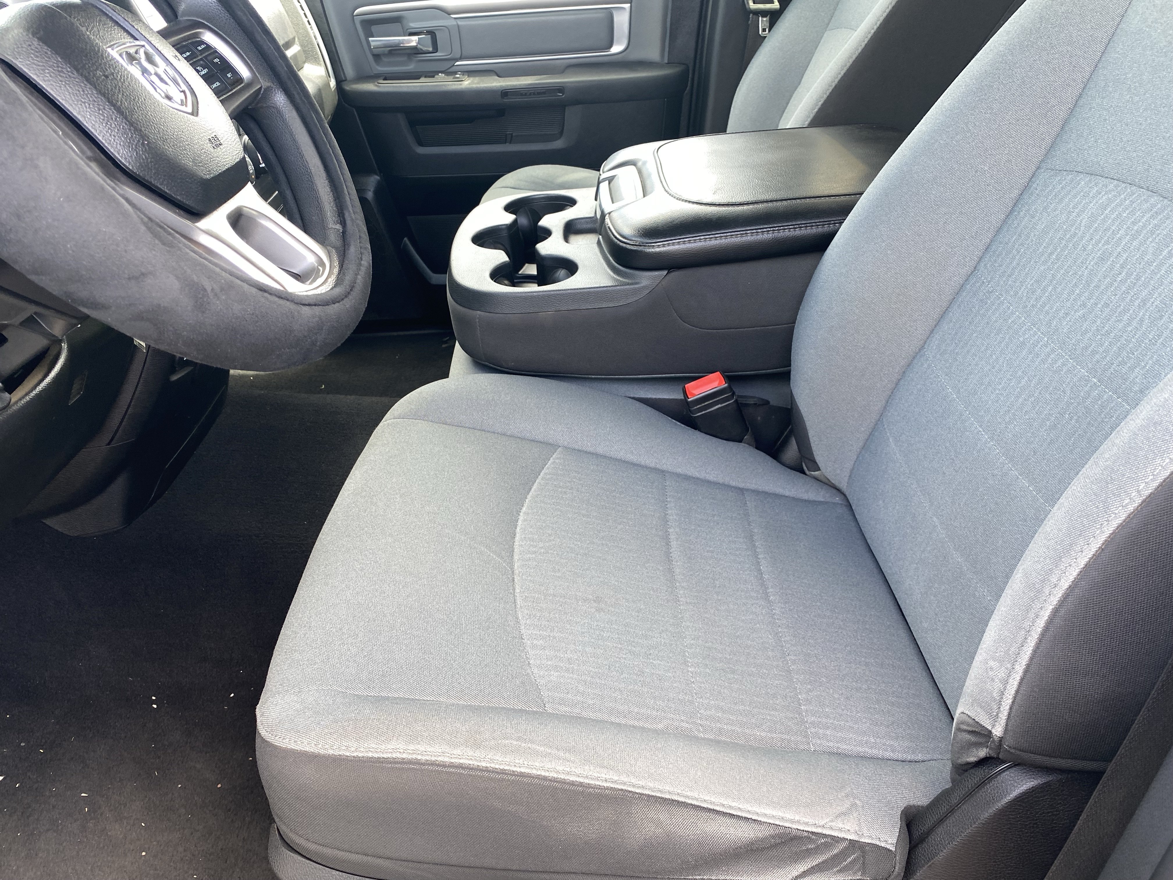Used 2022 RAM 1500 Classic SLT RWD image 16