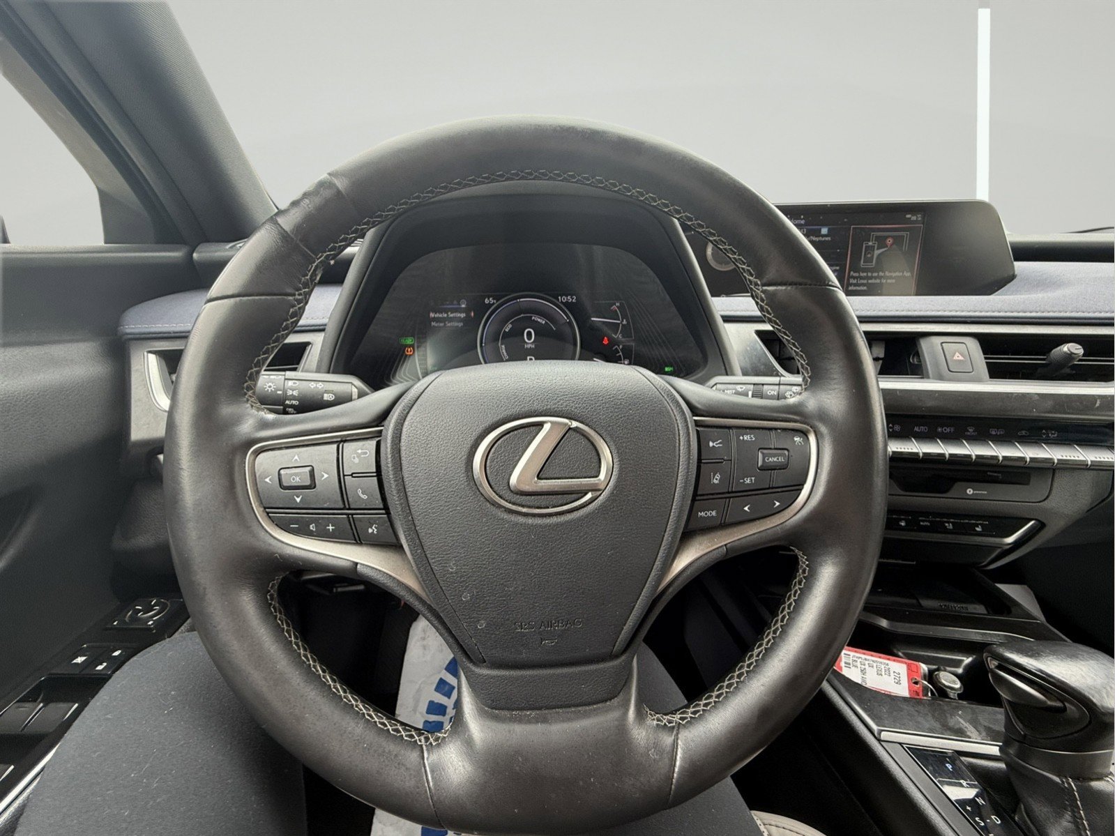 Used 2022 Lexus UX 250h w/ Premium Package image 15
