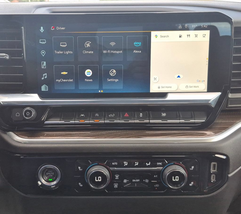 Used 2024 Chevrolet Silverado 1500 LT AWD/4WD image 6